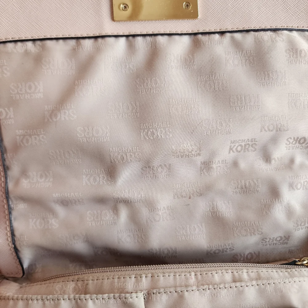Michael Kors Tina studded shoulder bag in ballet pink saffiano leather